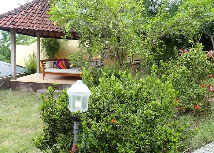 Amed Homestay *